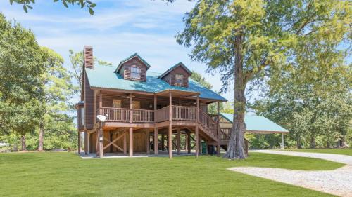 Experience Louisiana, Cabin on Bayou Petite Anse