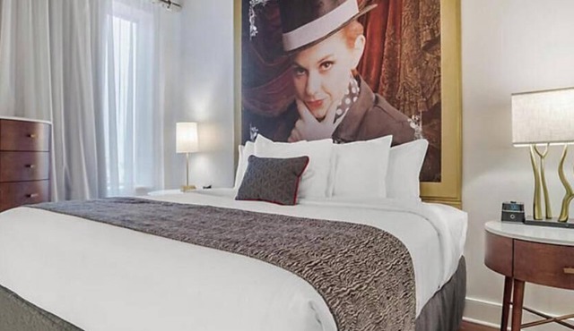 Experience the Limelight: Modern 2Bd Suite Above New Orleans’ Theater District in New Orleans
