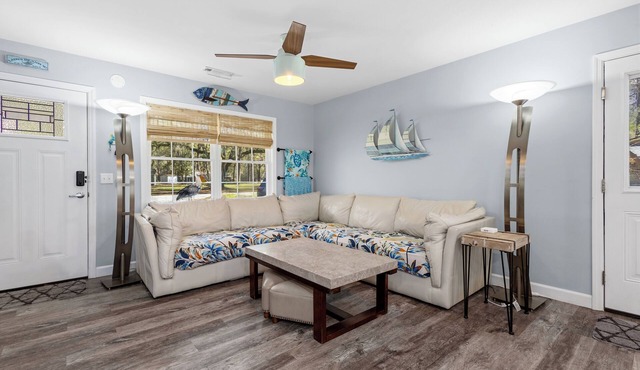Family-Friendly Cottage Stay-Near Parris Island