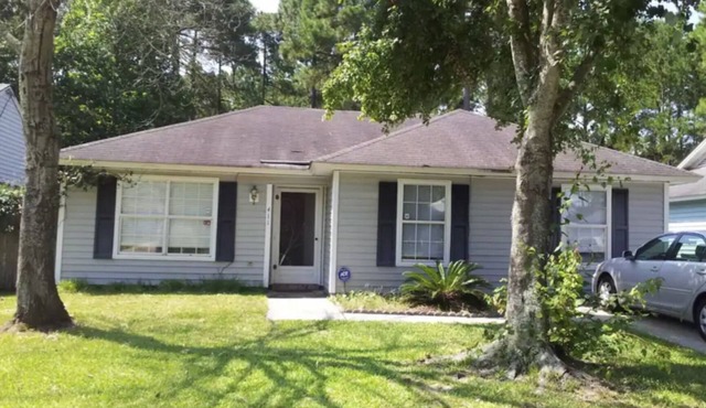 Family-sized Home- 5 minutes to Groceries/Restaurants