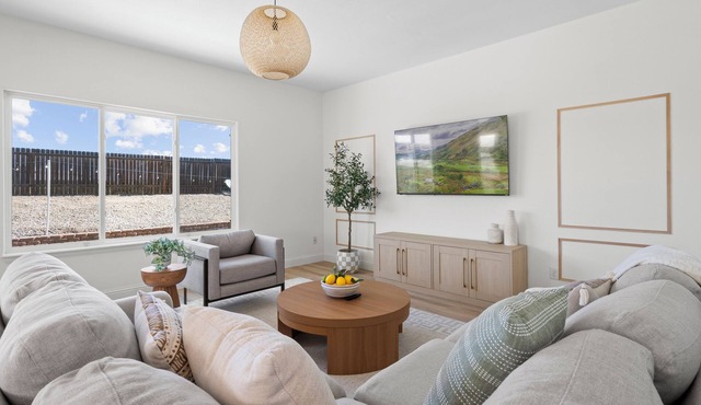 Family-sized Japandi Retreat - 6BR & Hot Tub. in Colorado Springs
