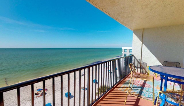 Fantastic Beachfront Location. Beachfront Heated Pool. Top Floor Balcony. Spacious and Comfortable. in Madeira Beach