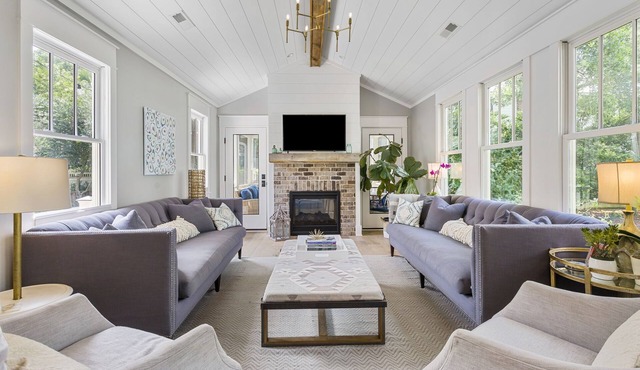 Featured on 2026 Preservation Society Home Tour. 4bd/3.5ba Harbor-view Luxe Home