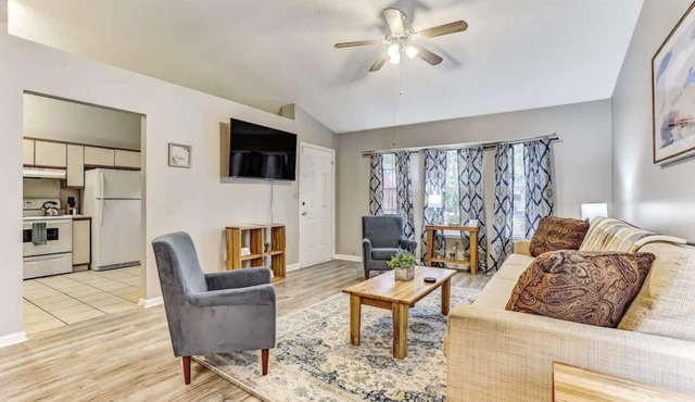 Fenced Yard, Patio & BBQ · Historic District Area