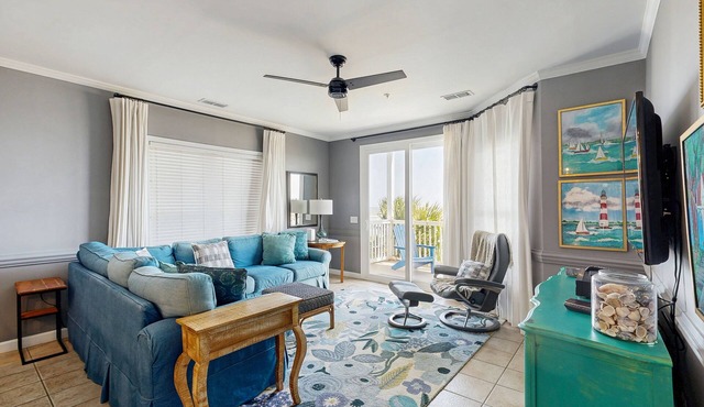 First-floor villa w/beach and ocean views from spacious balcony