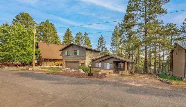 Flagstaff 3BR Private Forest Cabin Retreat in Flagstaff