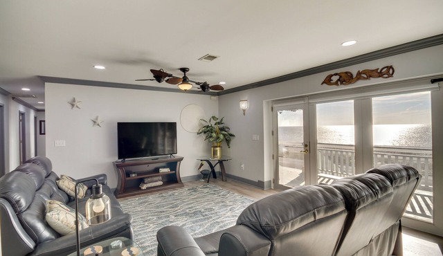 Front Row Beachfront Long Beach Getaway in Long Beach