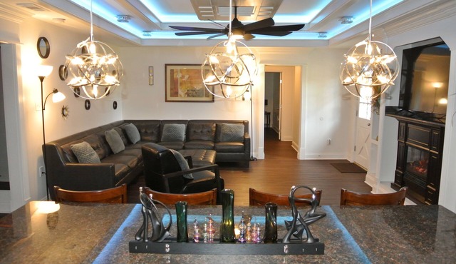 Gated! Luxurious + Upscale! 5Bedrooms + 5Kings! Just Remodeled! New Furnishings! in New Orleans