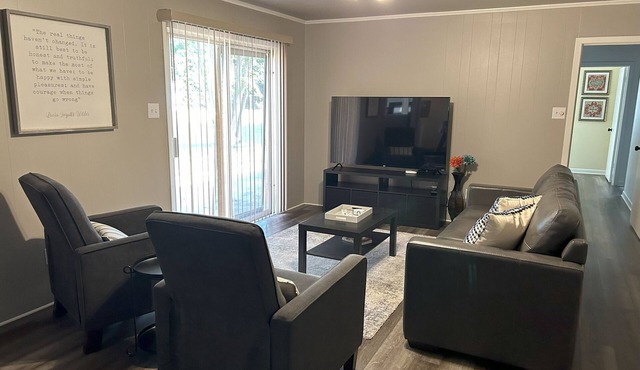 Glencrest: Charming Home in the Heart of Longview! in Longview