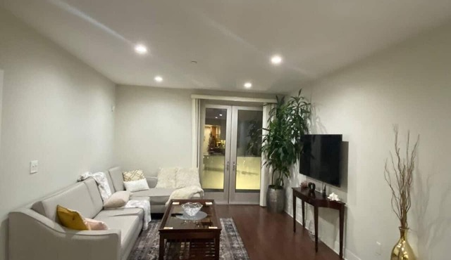 Glendale Americana 2 Bedroom 2 Bathroom Condo in Glendale