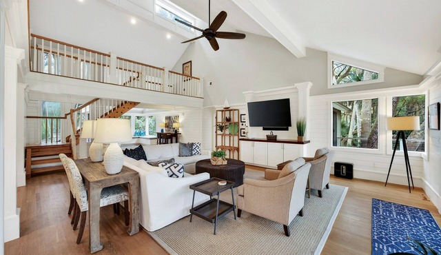 Gorgeous 3 Bedroom Fully Updated Vanderhorst Home!