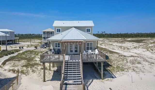 Gorgeous 4 Bdrm, 3 Ba Gulf Front Private Home, Sleeps 10 in Gulf Shores