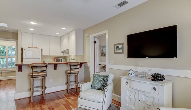 Gorgeous Executive Rental in Historic District