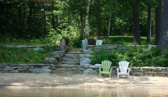 Gorgeous Lakefront, Beach, Spacious Grounds, Pet Friendly/Hanover Area in Orford