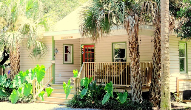 Great Family Beach House and 5% off weekly stays, last minute or mobile booking!