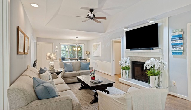 Great Kiawah Night Heron Cottage, Closest to Beach! Bring your Pup!