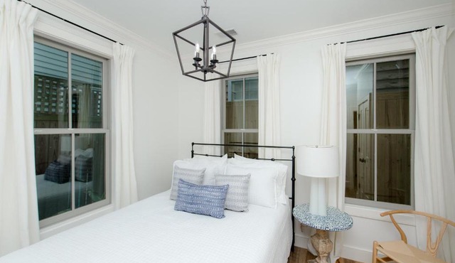 Guesthouse Charleston WEST 242 B and C