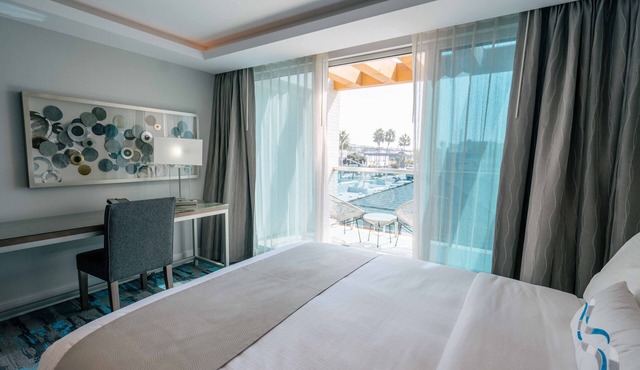 H2O Hermosa Beach Hotel