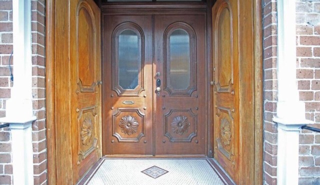 Hamilton Estate - 8BR Historic Downtown Estate with Courtyard &Parking