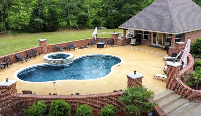 Harris Estates is a secluded, peaceful property in Clinton School District. in Jackson