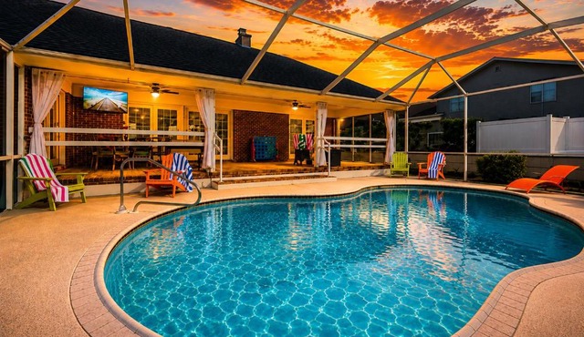 Heated Pool -Game Room- King Suites- Family Ready-Firepit in Bradenton