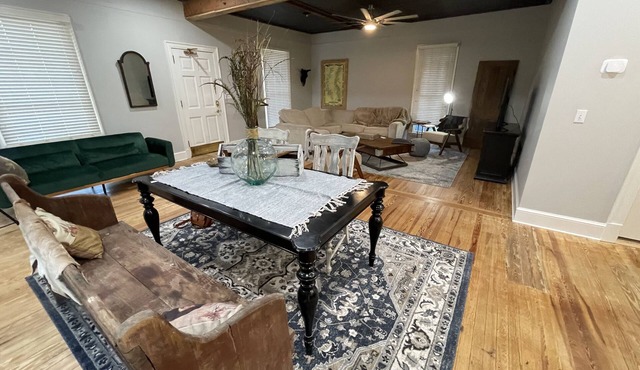 Herstory Home- Cottage BnB