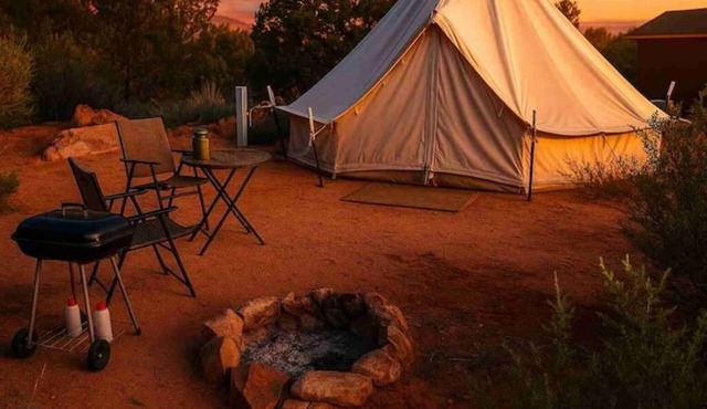 Hilltop Double Queen Glamping Near Zion in Hildale