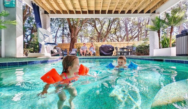 Hilton Head 5BR Sleeps 18 Heated Pool Walk to Folly Field Dog Friendly Elevator