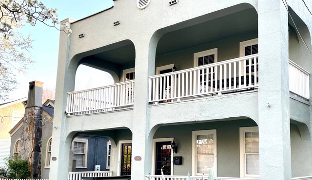 Historic Charming Home Sleeps 12 in Augusta