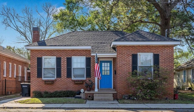 Historic Home w/a Fresh Look - Downtown