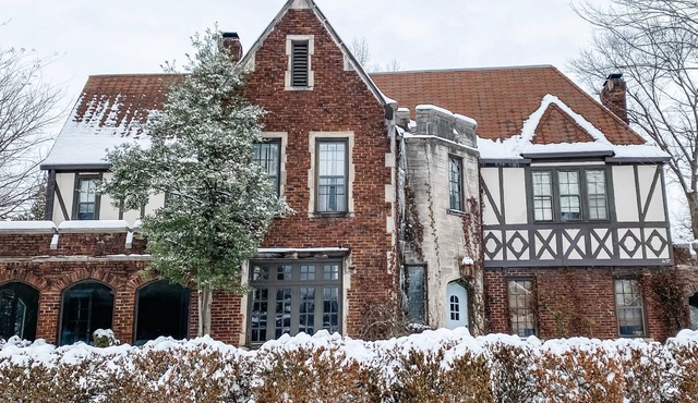 Historic Midtown Chateau + Guest House - Minutes from Everything in Memphis