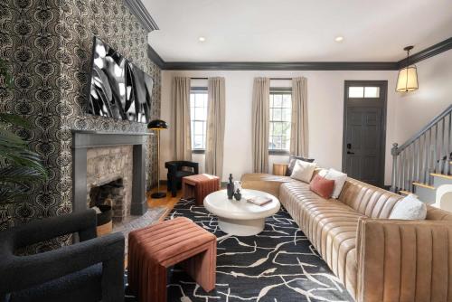 home Combo Near Forsyth Park Parking