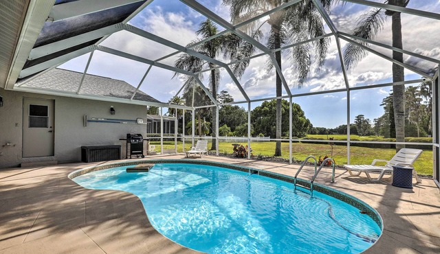 Home w/Pool & Golf Course Views in Palm Harbor! in Palm Harbor