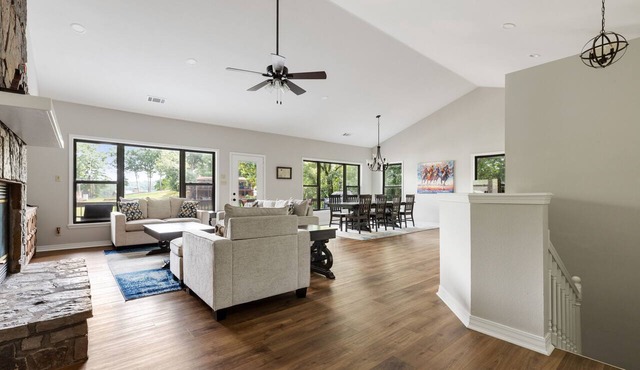 Hot Springs ON Hamilton-Swim & Boat Dock in COVE - 4BR 3.5 BA- 7S - Waterfront