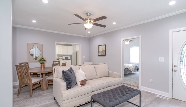 In-town retreat close to USC, Prisma Health and 2 min to MUSC