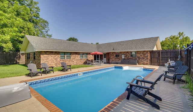 Inviting Gulfport Home w/Private Pool & Yard in Gulfport