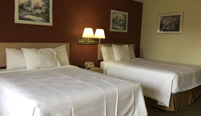 Just What You Were Looking For! 2 Serene Units, Free Parking & Breakfast, Pool in Cabot
