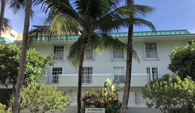 Key Biscayne Condo.walk to beach in Key Biscayne