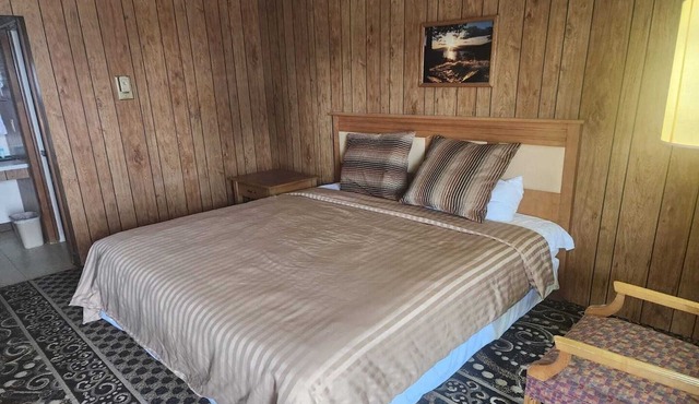 King Bed|Non-Smoking in Quinter