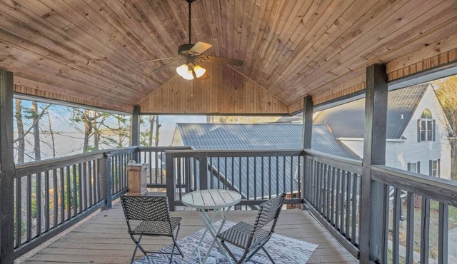 Lakefront Gilbert Suite | Balcony + WiFi in Gilbert