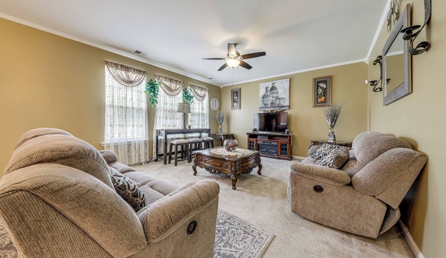 Lakes, Gardens & More! Getaway in Moncks Corner