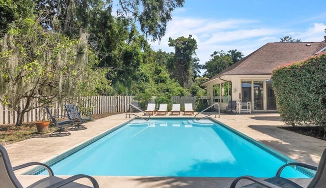 Landing's Three Bedroom Pool Home with Golf Cart - Minimum 30 Night Stay