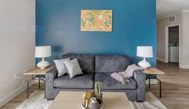 Landing | Spectacular 2BD, Yoga Studio, Gym