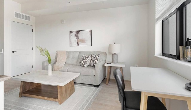 Landing | Stunning 1BD, Gym, Clubhouse