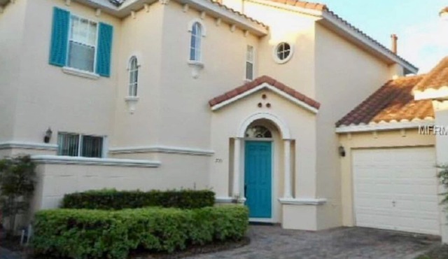 Large 5 bed villa in gated community close to Disney