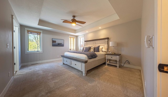 Lazy Loon Oasis - Spacious Luxury 5-bedroom cabin walkable to Crosby with AC in Crosby