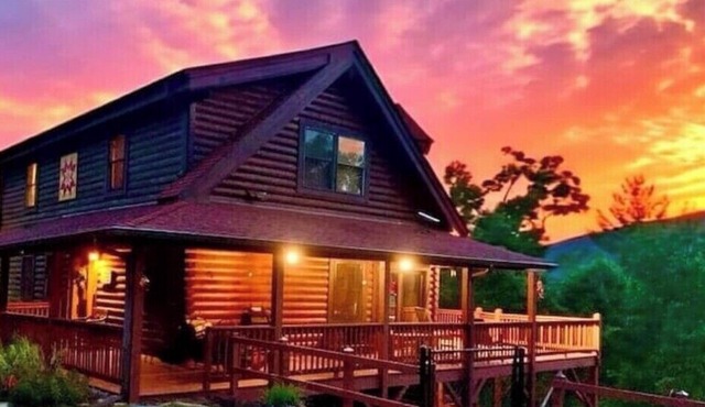 Log Cabin in mountains by Blueridge Parkway, Fenced yard, Private