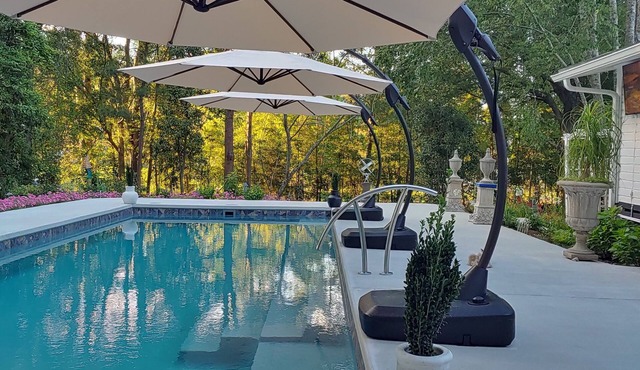 Longleaf Cottage Bed & Breakfast- Pet Friendly - Heated Pool - 41 Mile Bike Path