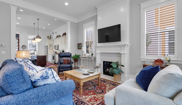 Lowcountry Living in Habersham Community Pool and Dock