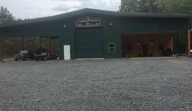 Luxurious lodge located on 640 acre ranch. Perfect solar eclipse viewing in Ashdown